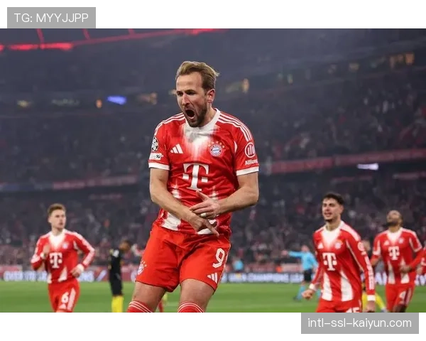 拜仁训练课开放，凯恩加练点球画面引关注